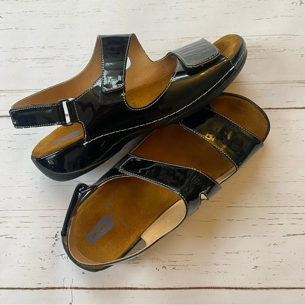 Willy Liana Black Patent leather sandal size 39 or size 8